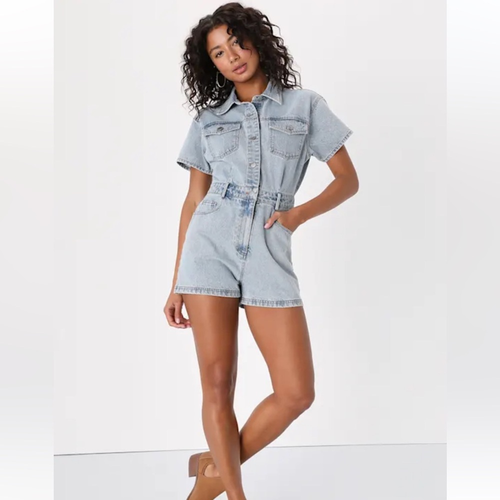 Lulu's Festival Feelin’ Light Wash Short Sleeve Denim Romper